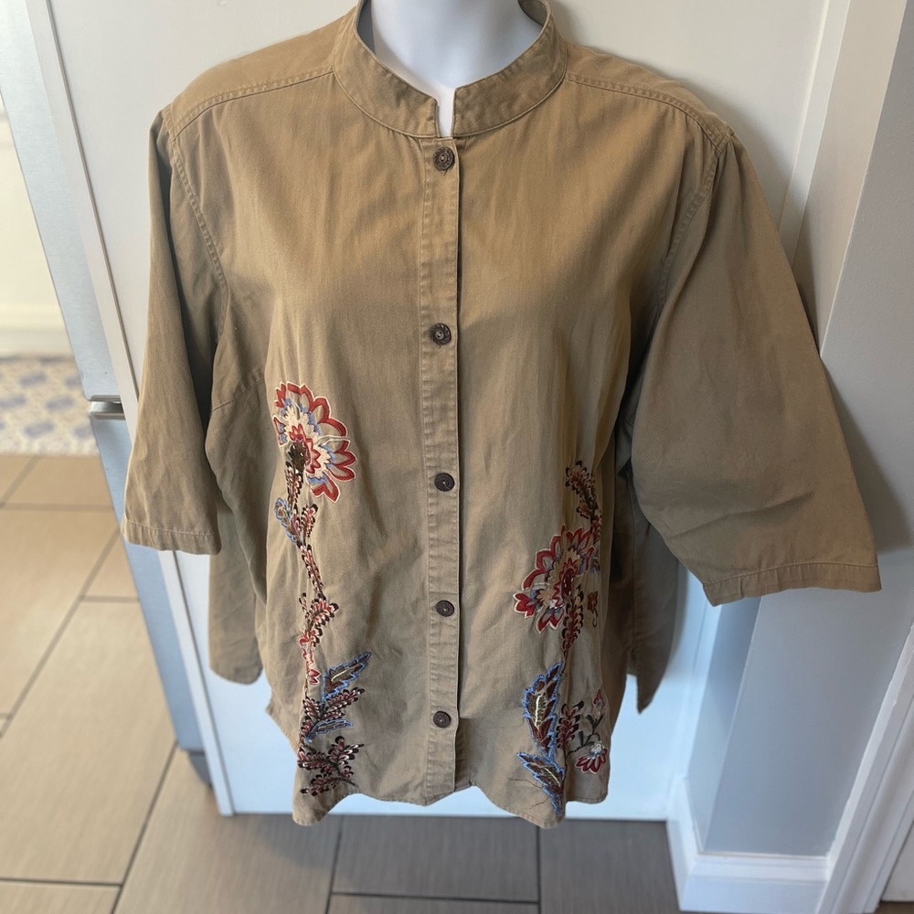 Liz & Me Tan Embroidered Button-Up Shirt or Jacket